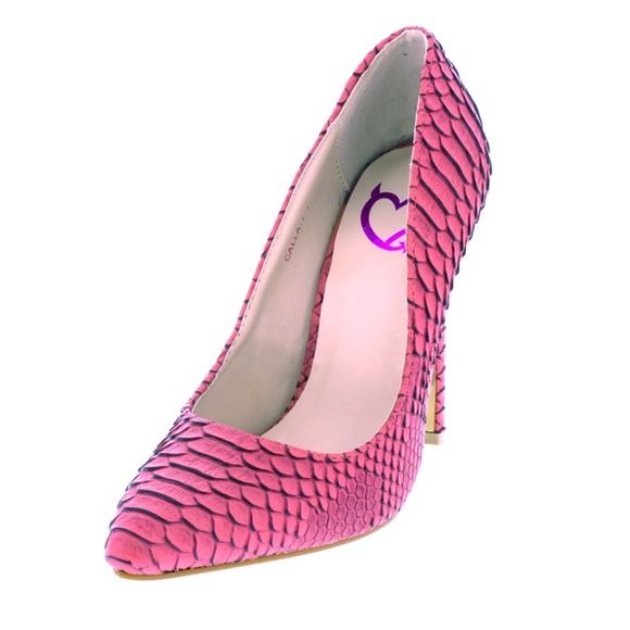 Callie Pink Textured Crocodile Pump - Picture 2 of 5